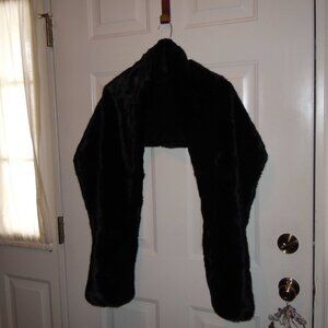 BLACK FAUX FUR WRAP / SHAWL UNISEX NEW IN PKG